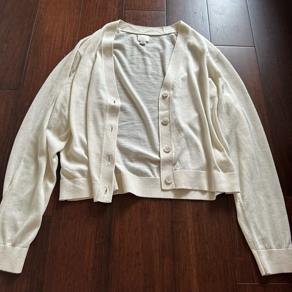 Lightweight button cream cardigan